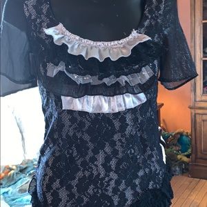 BKE boutique medium ruffle shirt top